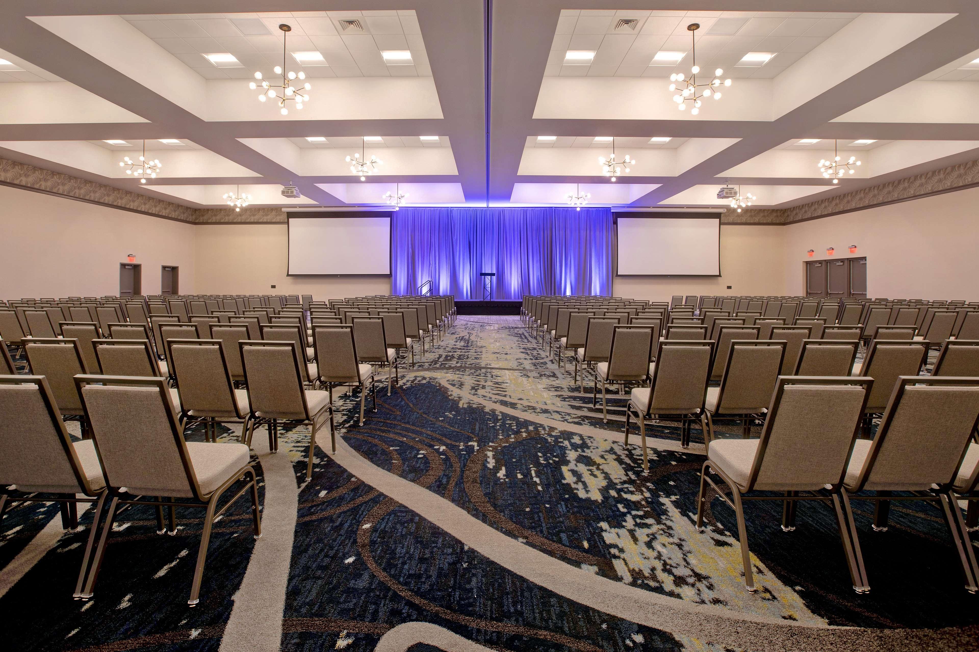 Embassy By Hilton Riverfront 4*