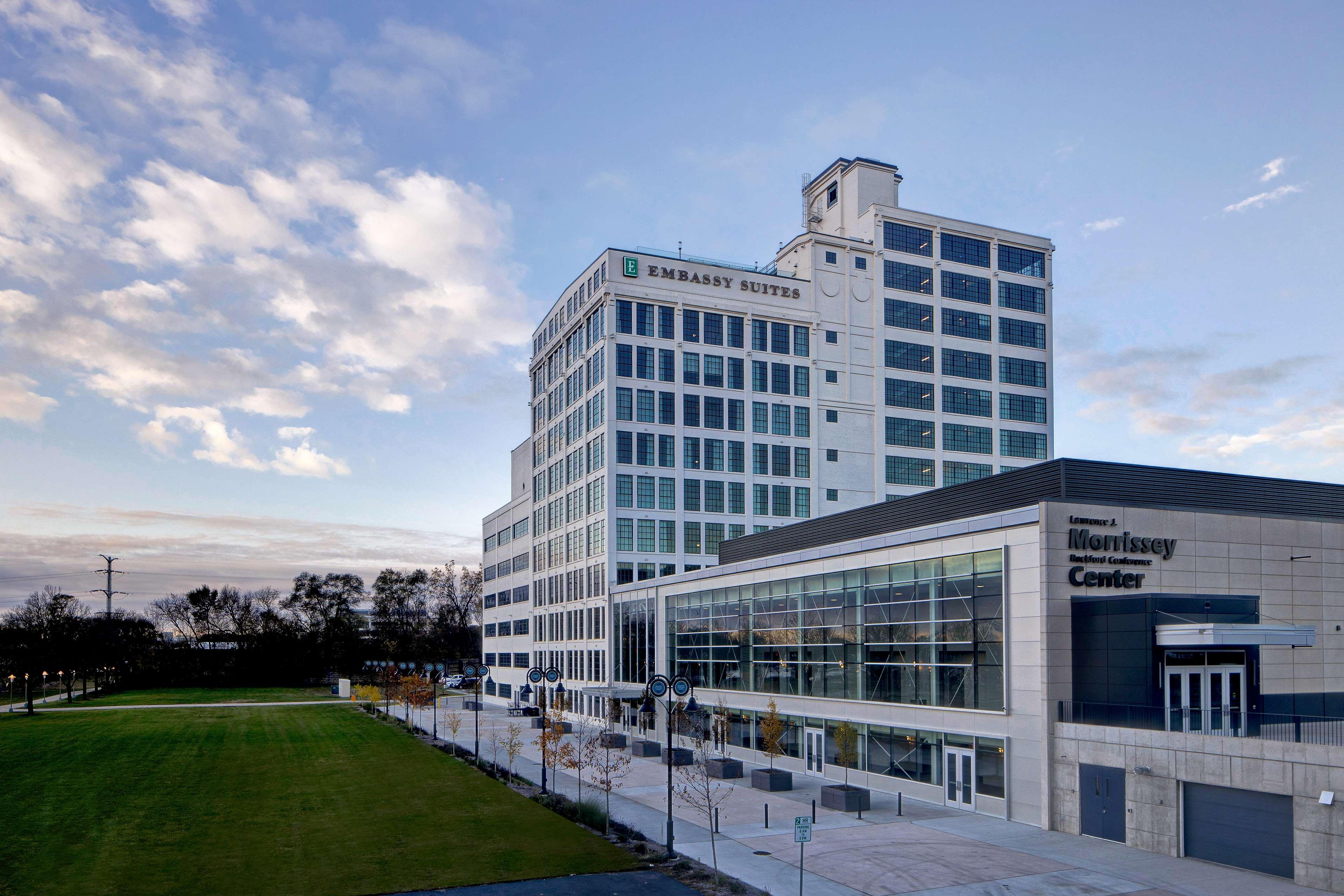 Embassy By Hilton Riverfront Hotel Rockford