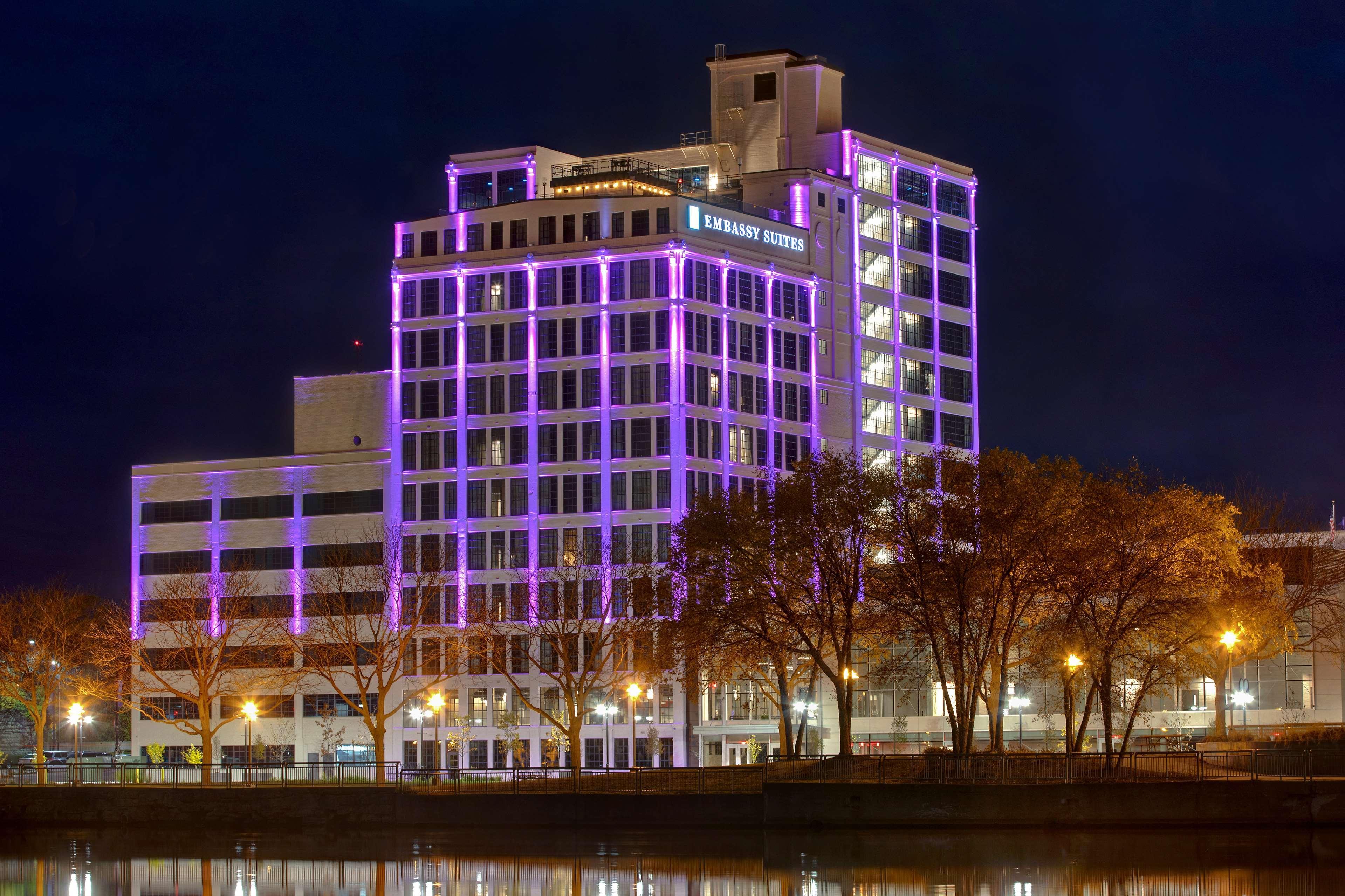 Embassy By Hilton Riverfront Rockford