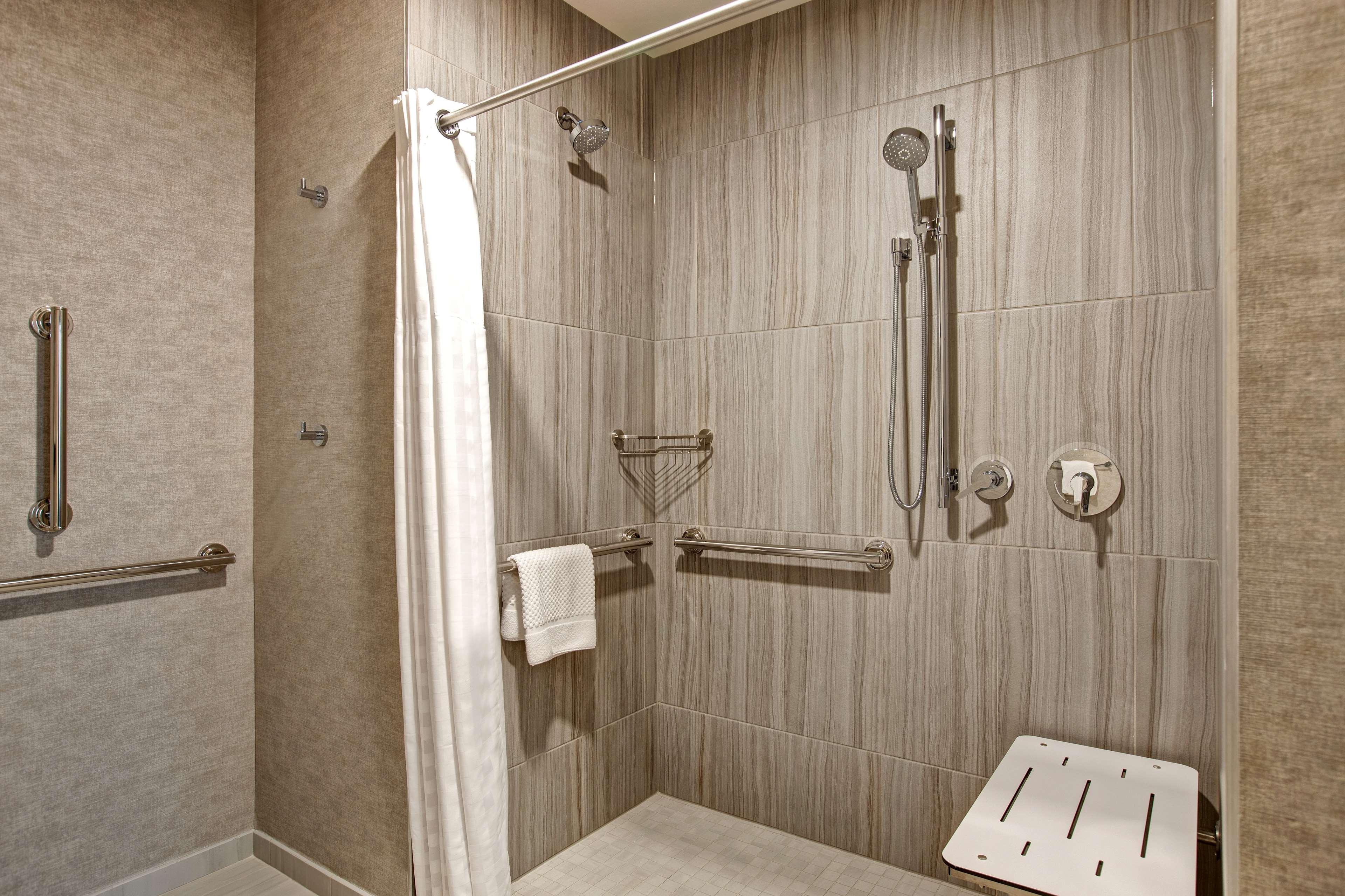 Embassy By Hilton Riverfront 4*