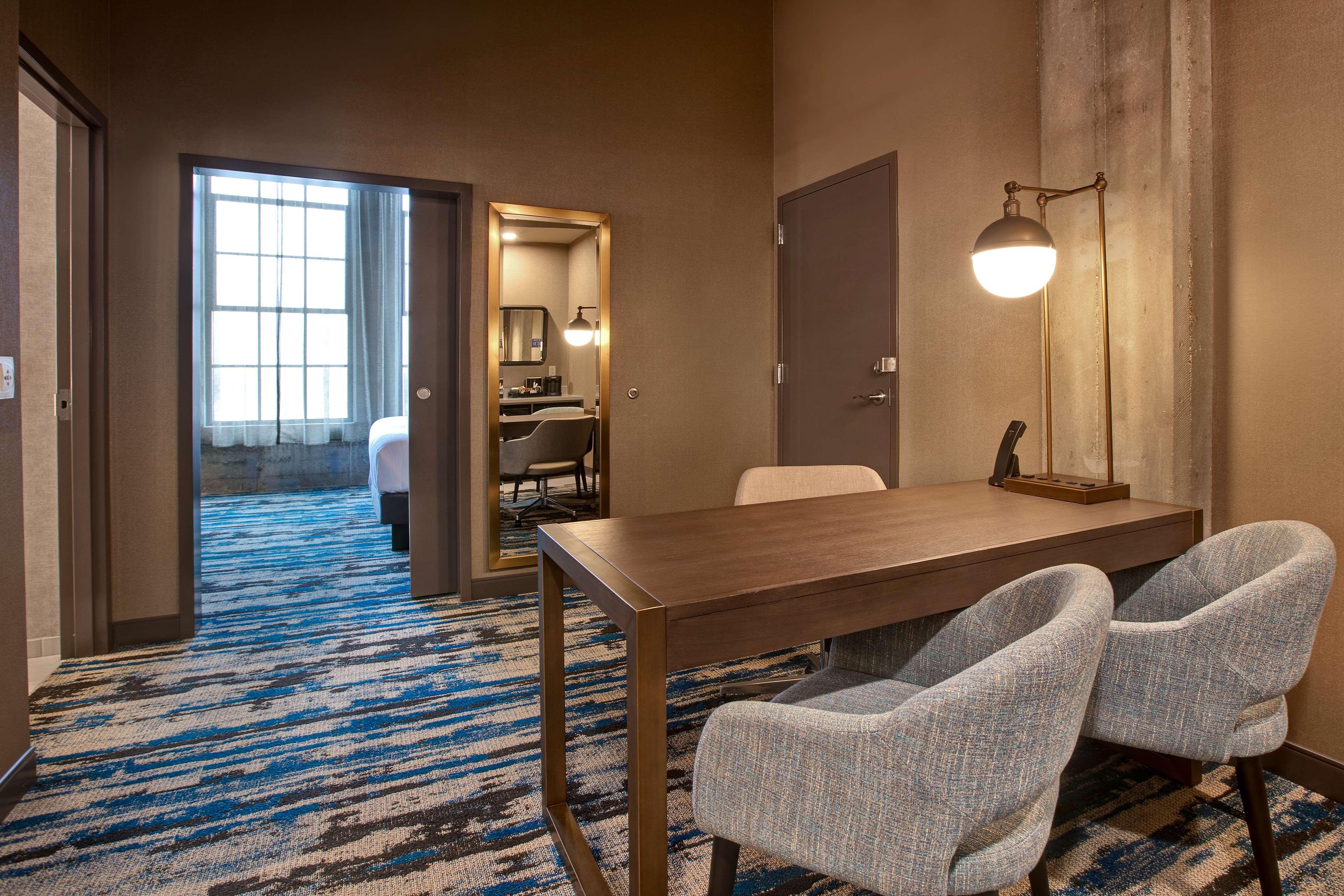 Embassy By Hilton Riverfront Hotel Rockford