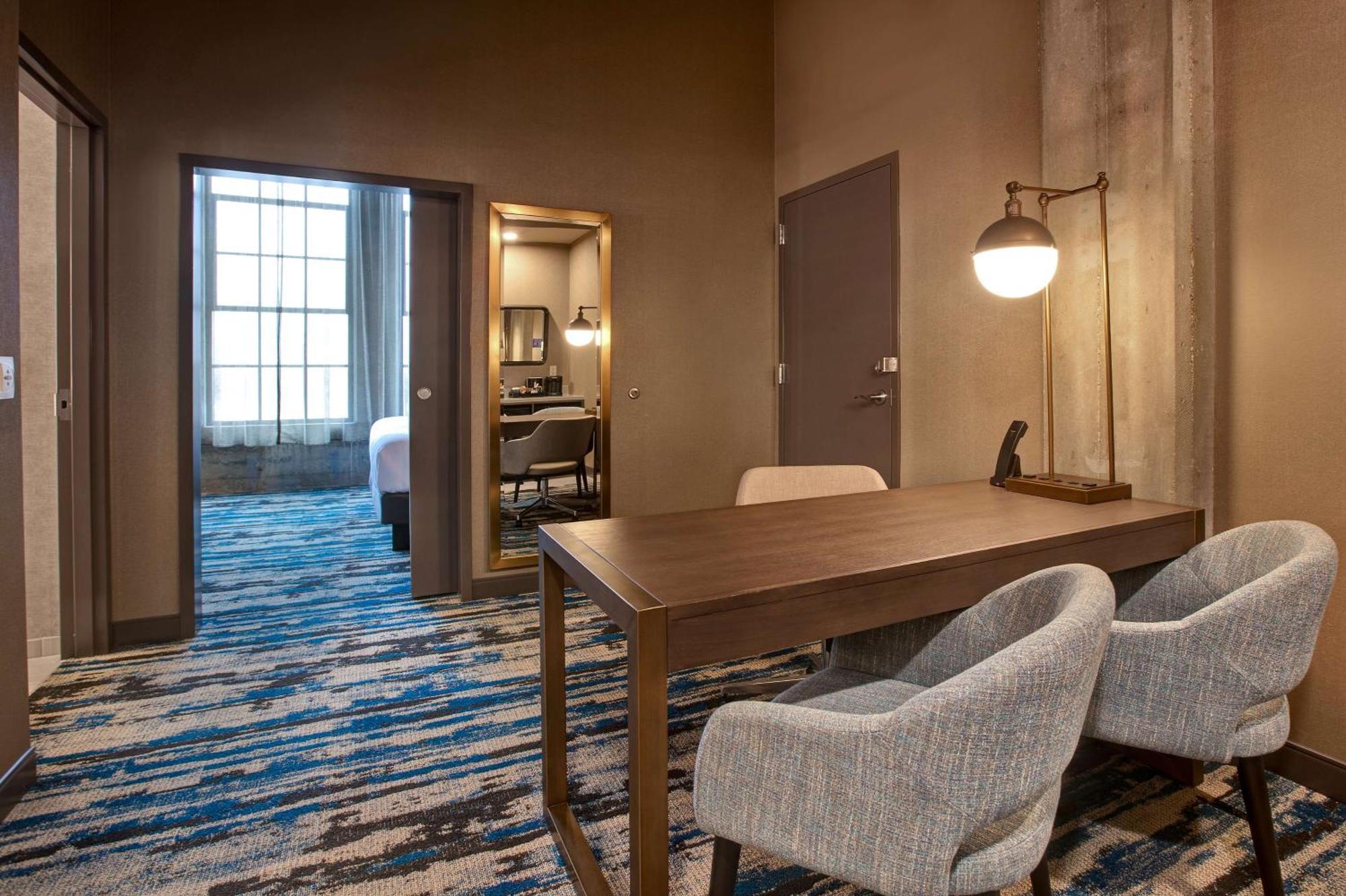 Embassy By Hilton Riverfront Hotel Rockford